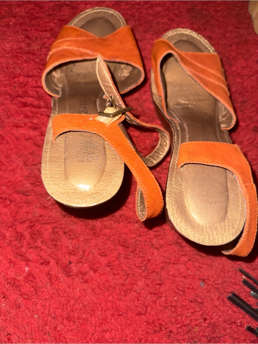 Leather strapped clogs - Picture 6 of 6